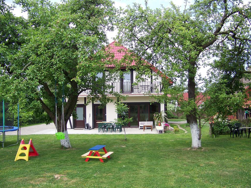Jezyce Agroturystyka W Jabloniowym Sadzie מראה חיצוני תמונה